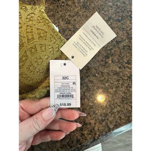 AUDEN the Radiant Plunge Coverage Push up Bra in olive 32C & 32AA - Picture 3 of 5